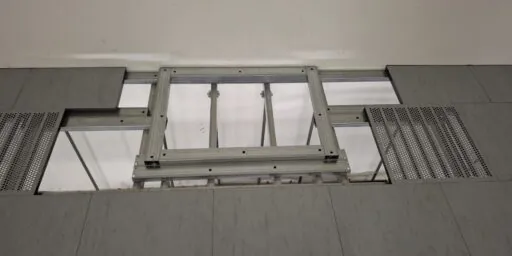 Blix Rammesystem montert på Blix Bæresystem i teknisk installasjon